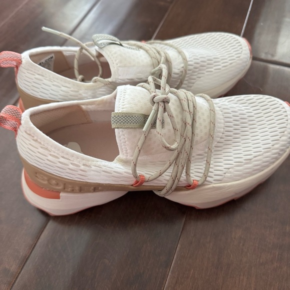 Sorel kinetic impact lace Women's White and Tan Sneakers - Picture 11 of 14